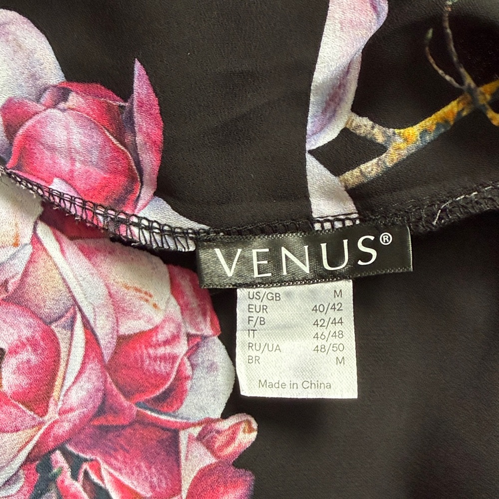 Black Floral Magnolia Kimono Robe - Picture 9 of 9